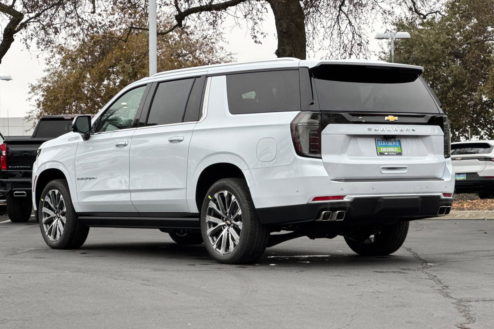 New 2026 Chevrolet Suburban High Country image 5