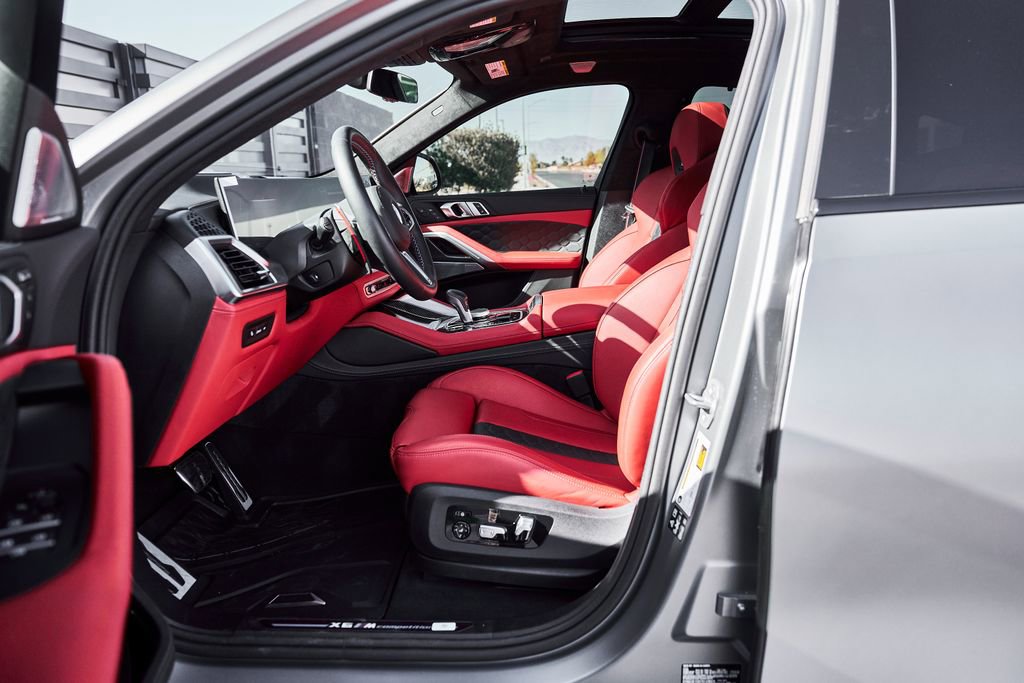Used 2026 BMW X6 M Competition w/ Executive Package image 32