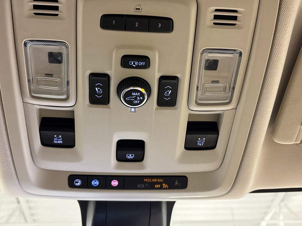 Used 2021 GMC Yukon Denali w/ Denali Premium Package image 47