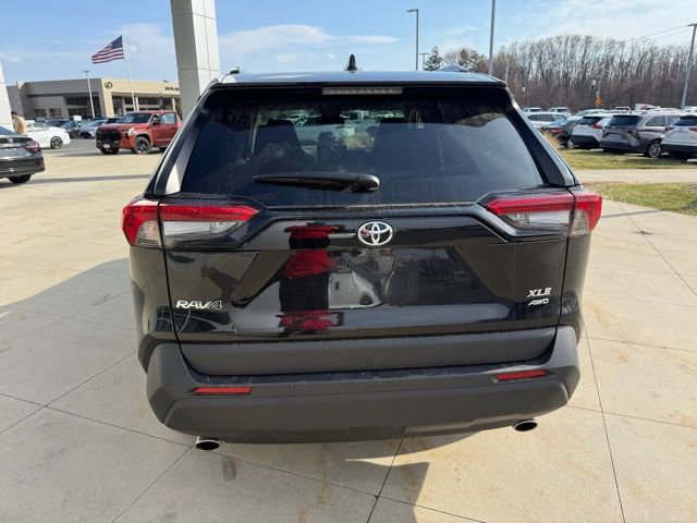 Used 2025 Toyota RAV4 XLE image 6