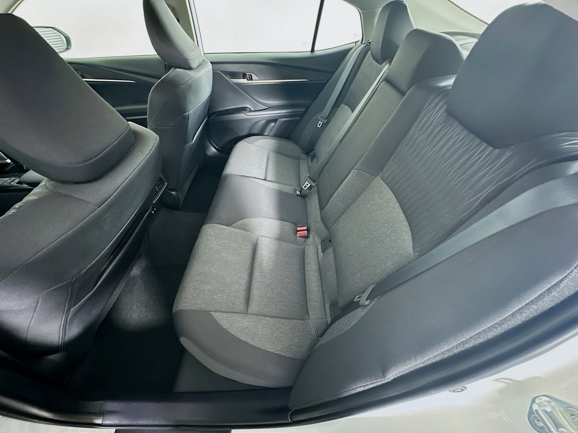 Used 2025 Toyota Camry LE image 28