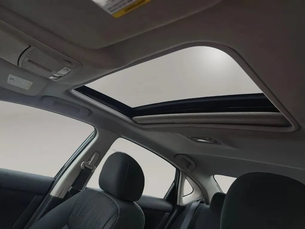 Used 2019 Nissan Sentra SV w/ Special Edition Package FWD image 17