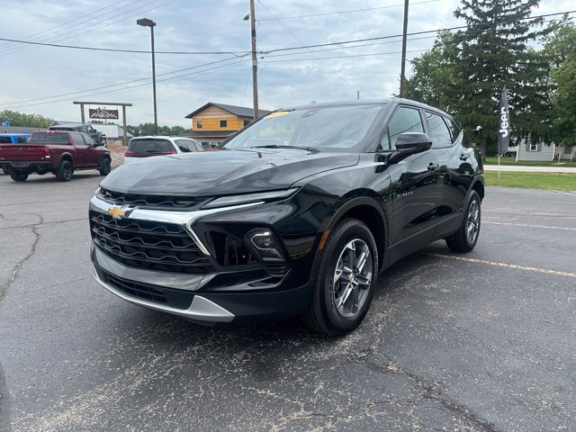 Used 2025 Chevrolet Blazer LT FWD image 4