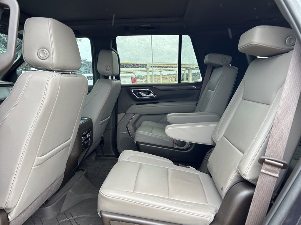 Used 2024 Chevrolet Tahoe LT w/ Luxury Package RWD image 11