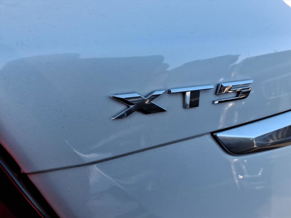 Certified 2022 Cadillac XT5 Premium Luxury image 11