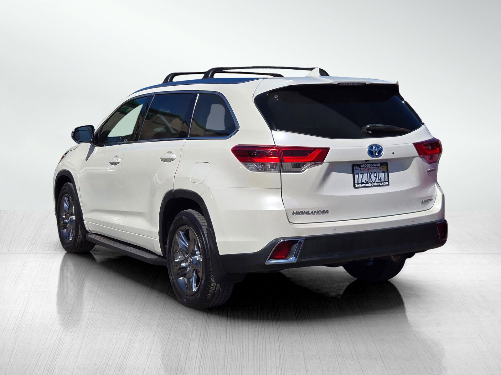 Used 2017 Toyota Highlander Limited Platinum w/ Carpet Mat Package AWD/4WD image 6