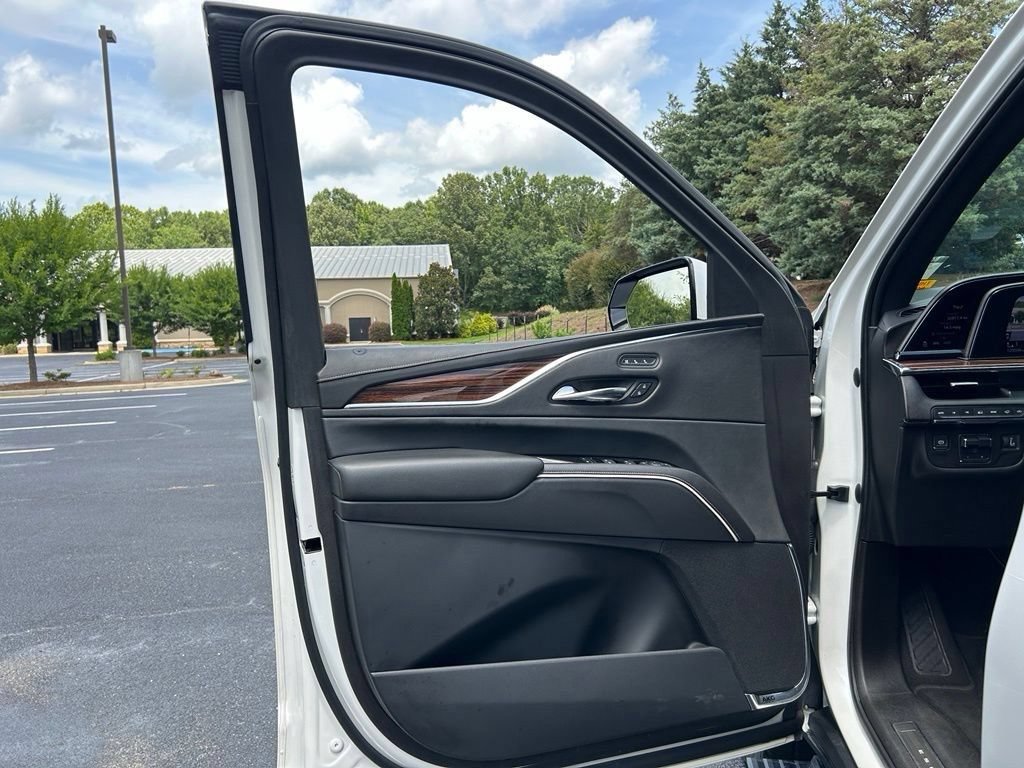 Used 2021 Cadillac Escalade Premium Luxury w/ Driver Assist Tech Package AWD/4WD image 59