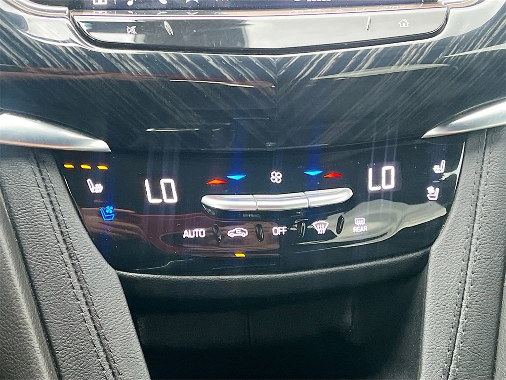 Used 2024 Cadillac XT6 Premium Luxury image 16
