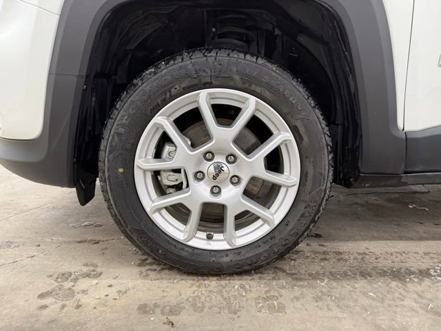 Used 2023 Jeep Renegade Latitude image 27