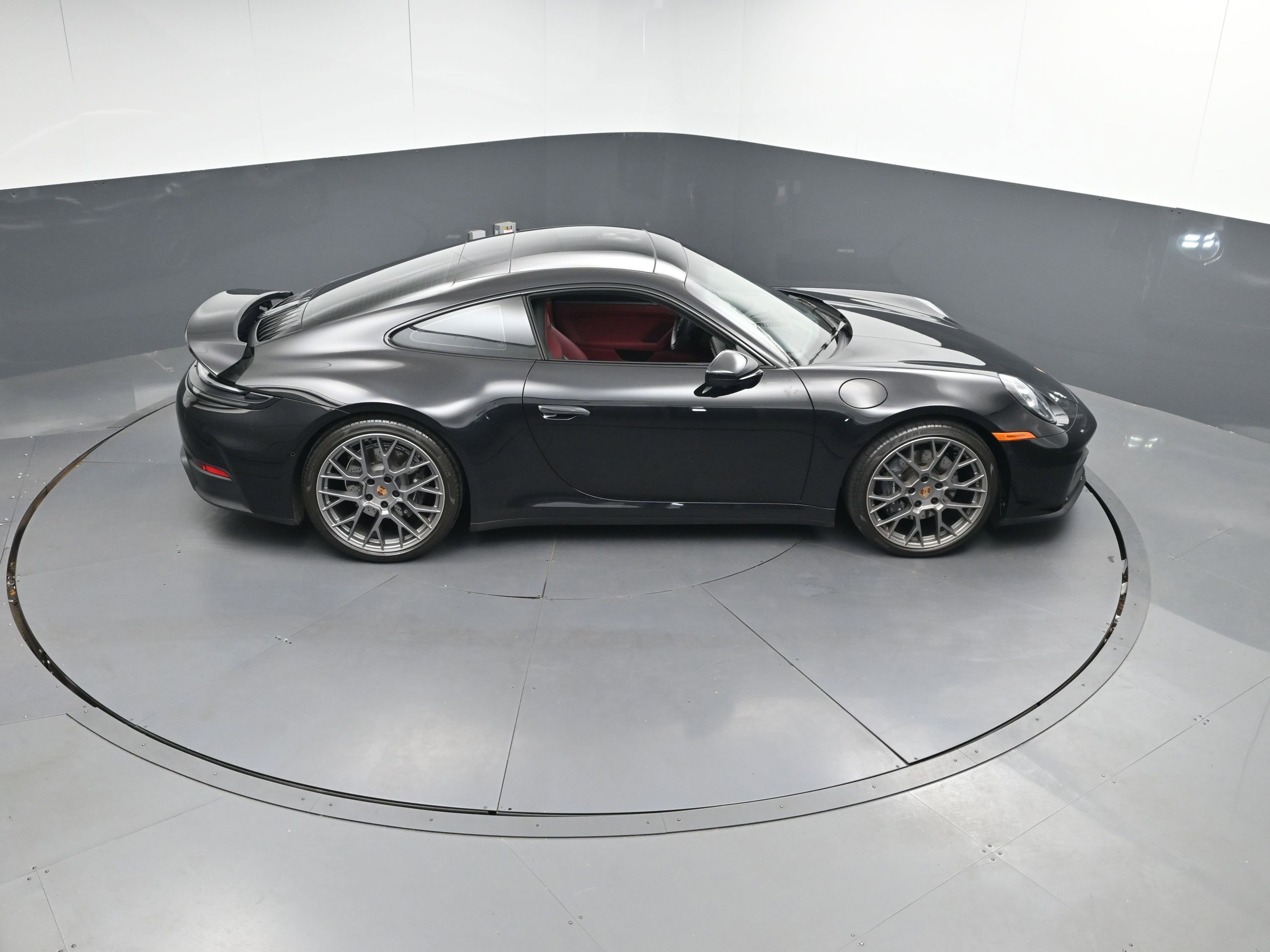 Certified 2025 Porsche 911 Carrera image 40