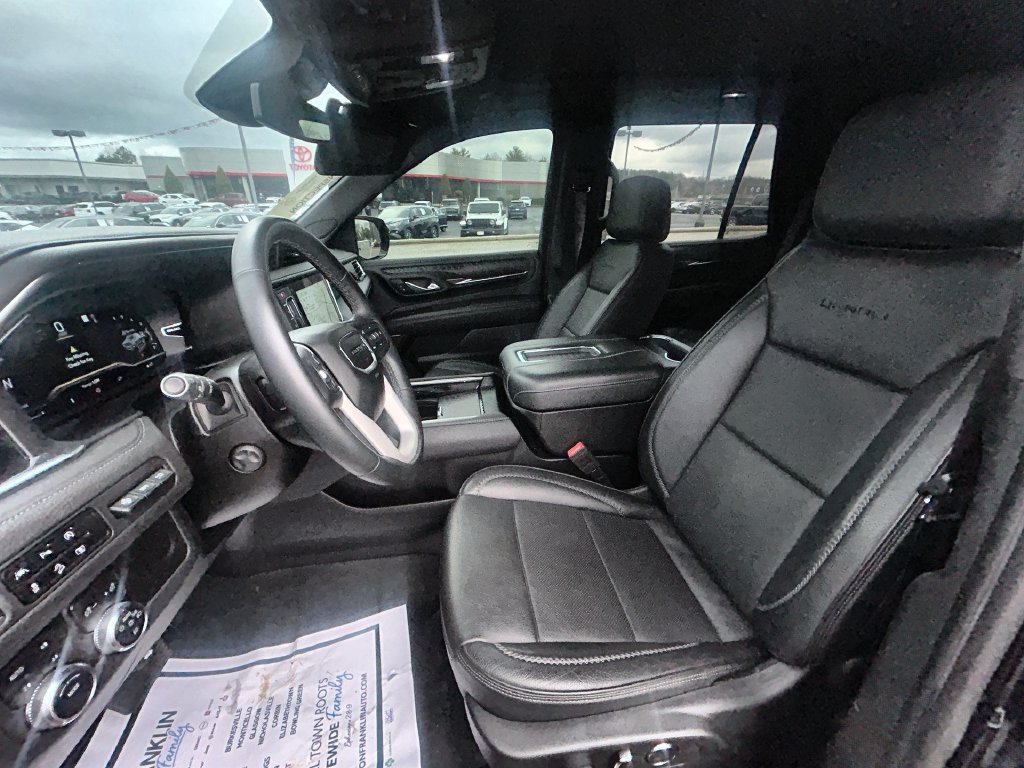 Used 2023 GMC Yukon Denali AWD/4WD image 15