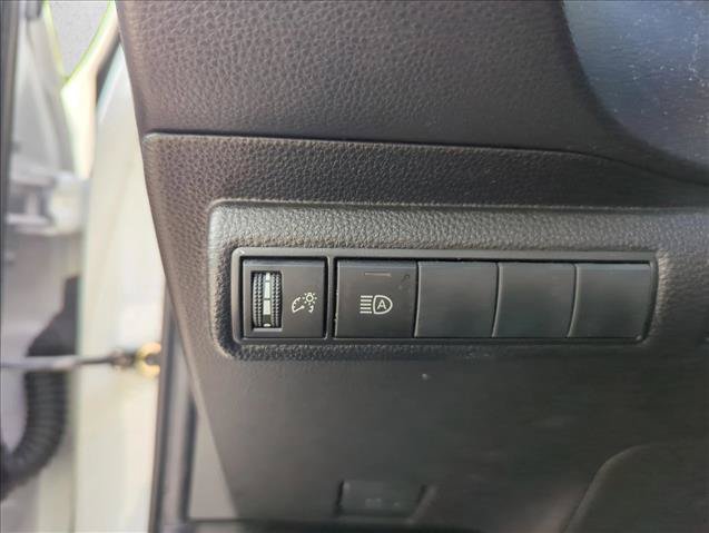 Used 2022 Toyota Corolla SE FWD image 15