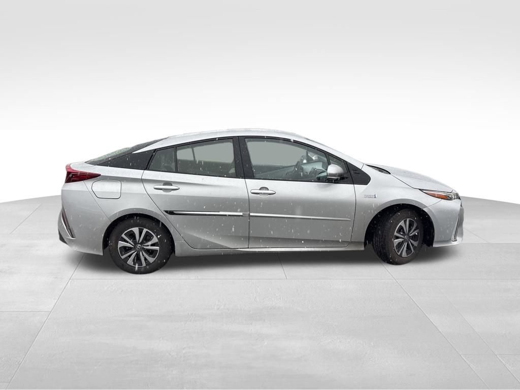 Used 2017 Toyota Prius Prime Premium image 6