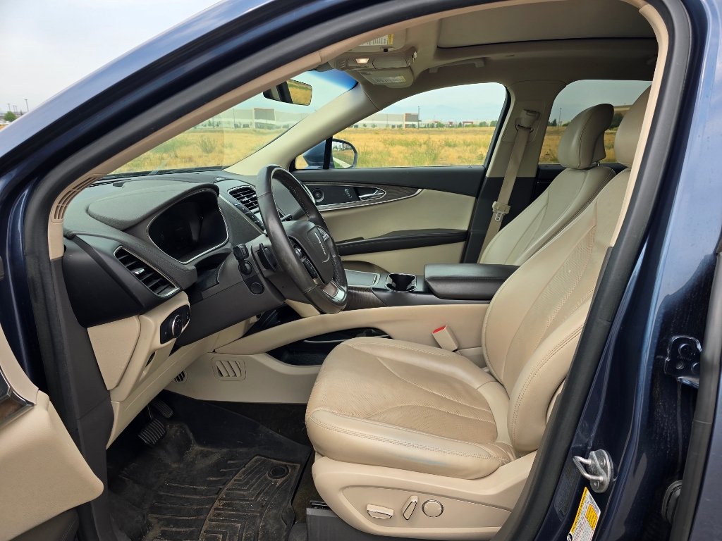 Used 2019 Lincoln Nautilus Reserve w/ Cargo Utility Package AWD/4WD image 12
