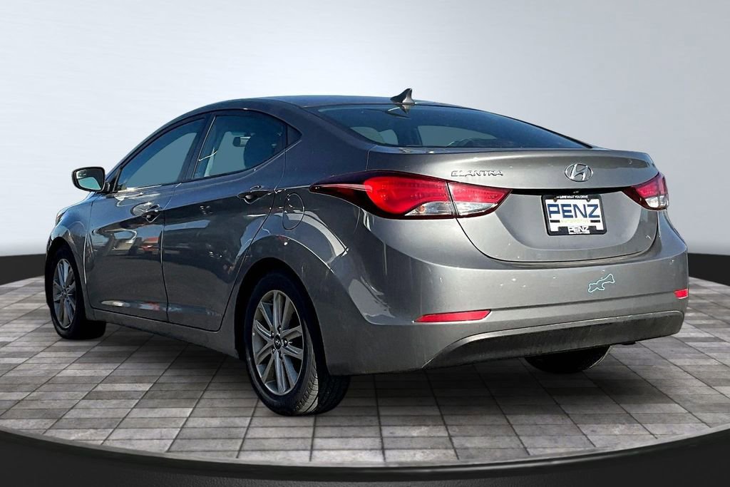 Used 2014 Hyundai Elantra SE w/ Option Group 02 FWD image 4