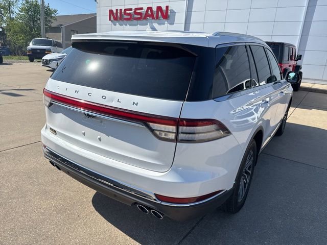 Used 2021 Lincoln Aviator AWD w/ Elements Package image 9