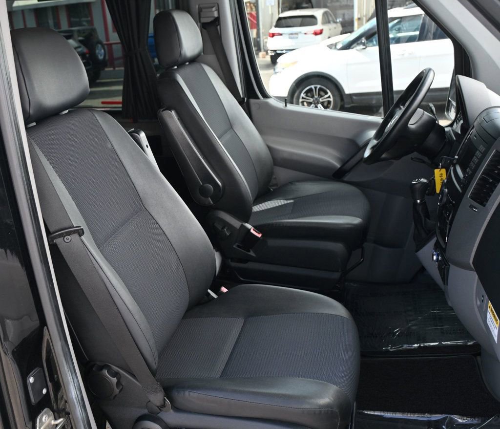 Used 2015 Mercedes-Benz Sprinter 2500 image 12