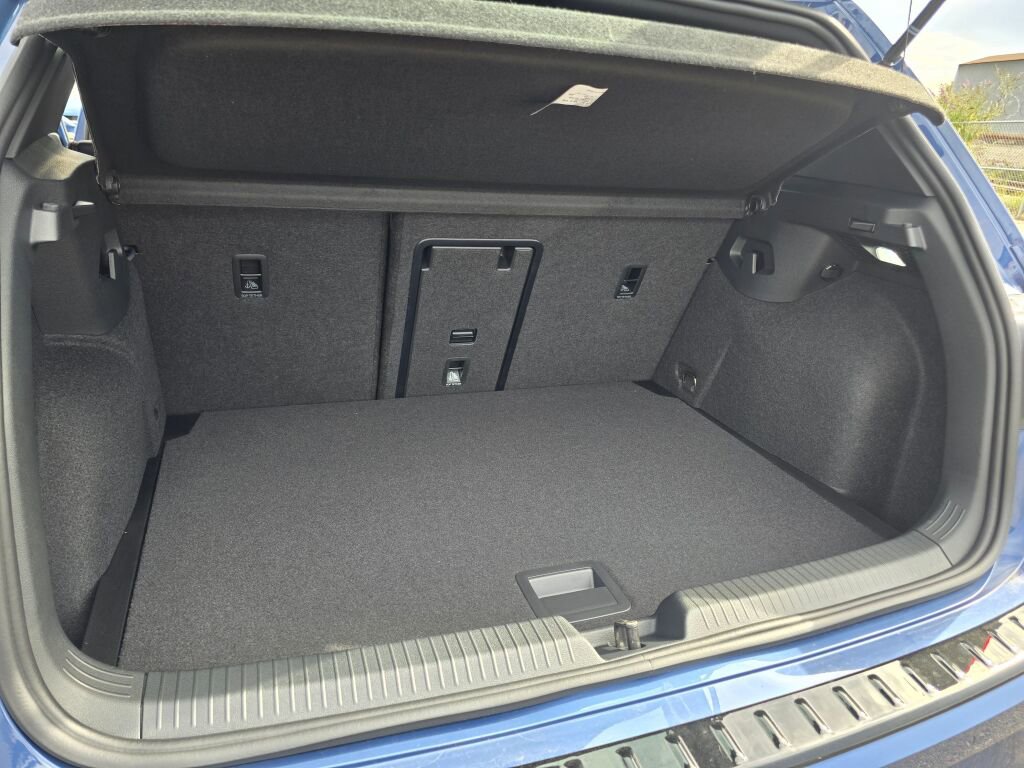 New 2025 Volkswagen GTI SE image 16