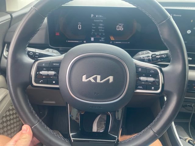 Used 2026 Kia Carnival EX FWD image 13