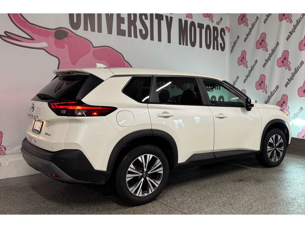 Used 2023 Nissan Rogue SV image 11