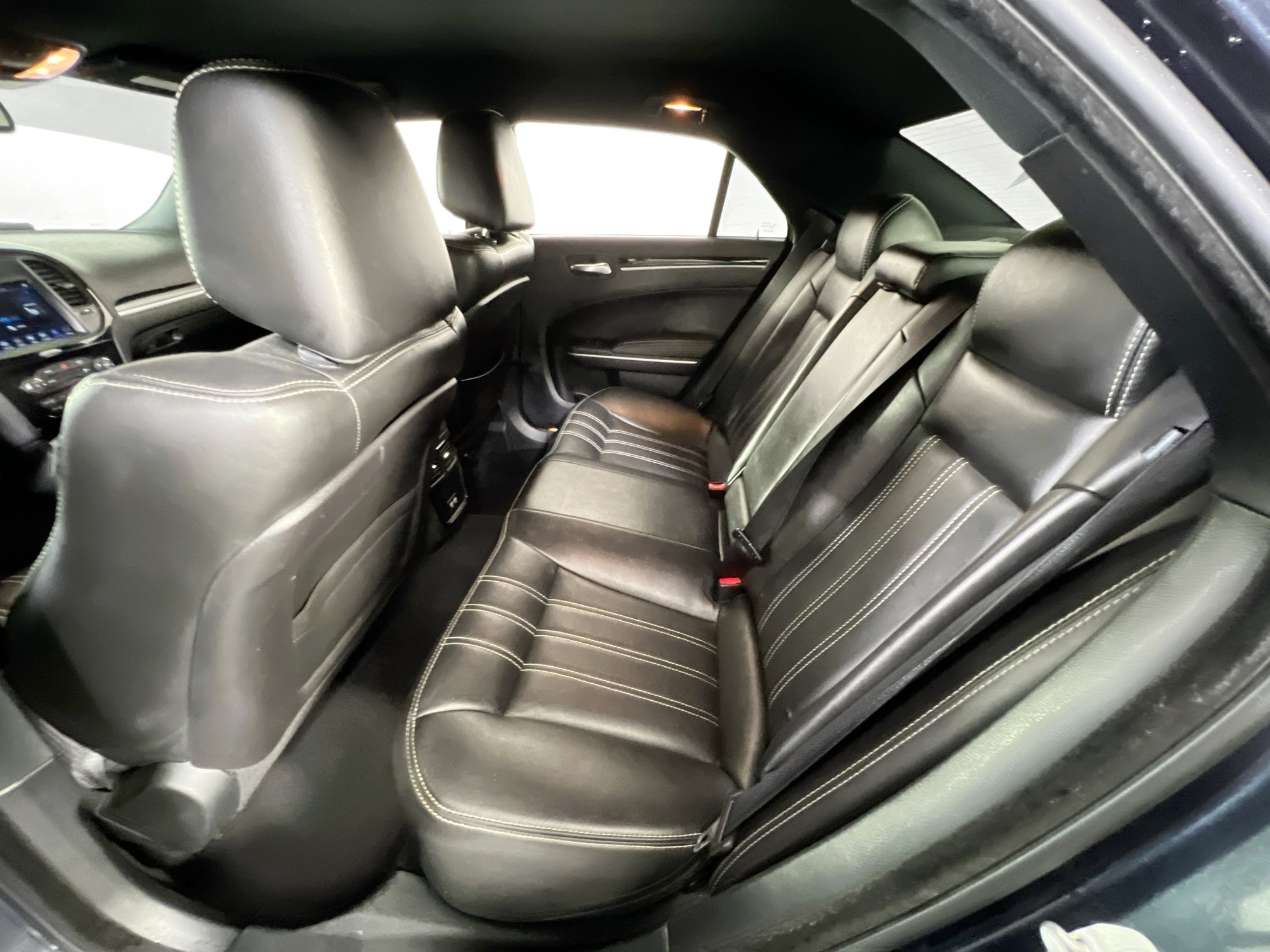 Used 2019 Chrysler 300 S image 23