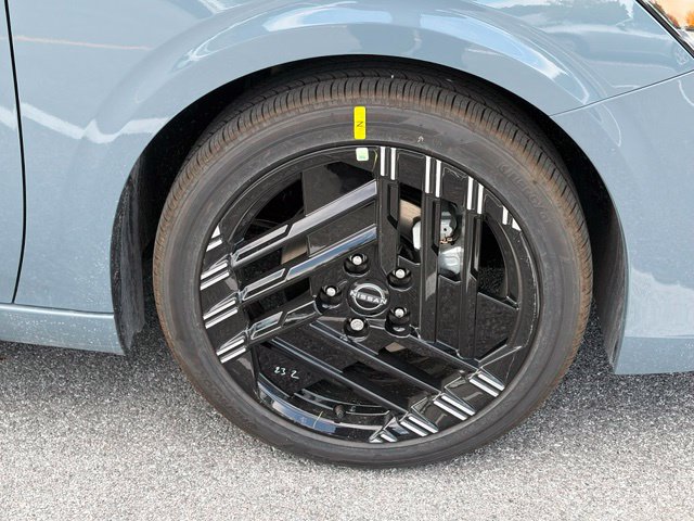 New 2027 Nissan Sentra SR w/ SR All Weather Package FWD image 11