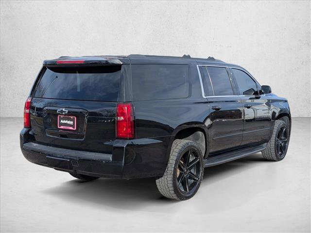Used 2017 Chevrolet Suburban LT image 5