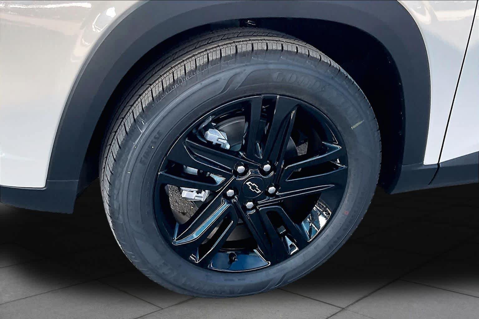 New 2026 Chevrolet Trax ACTIV w/ Driver Confidence Package FWD image 11