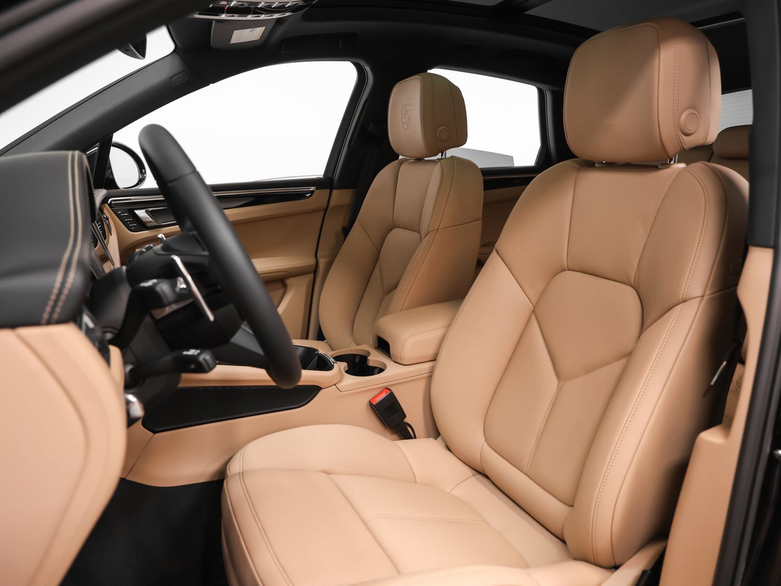 New 2026 Porsche Macan AWD/4WD image 5