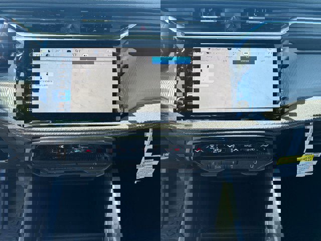 Used 2026 Jeep Cherokee Laredo AWD/4WD image 16