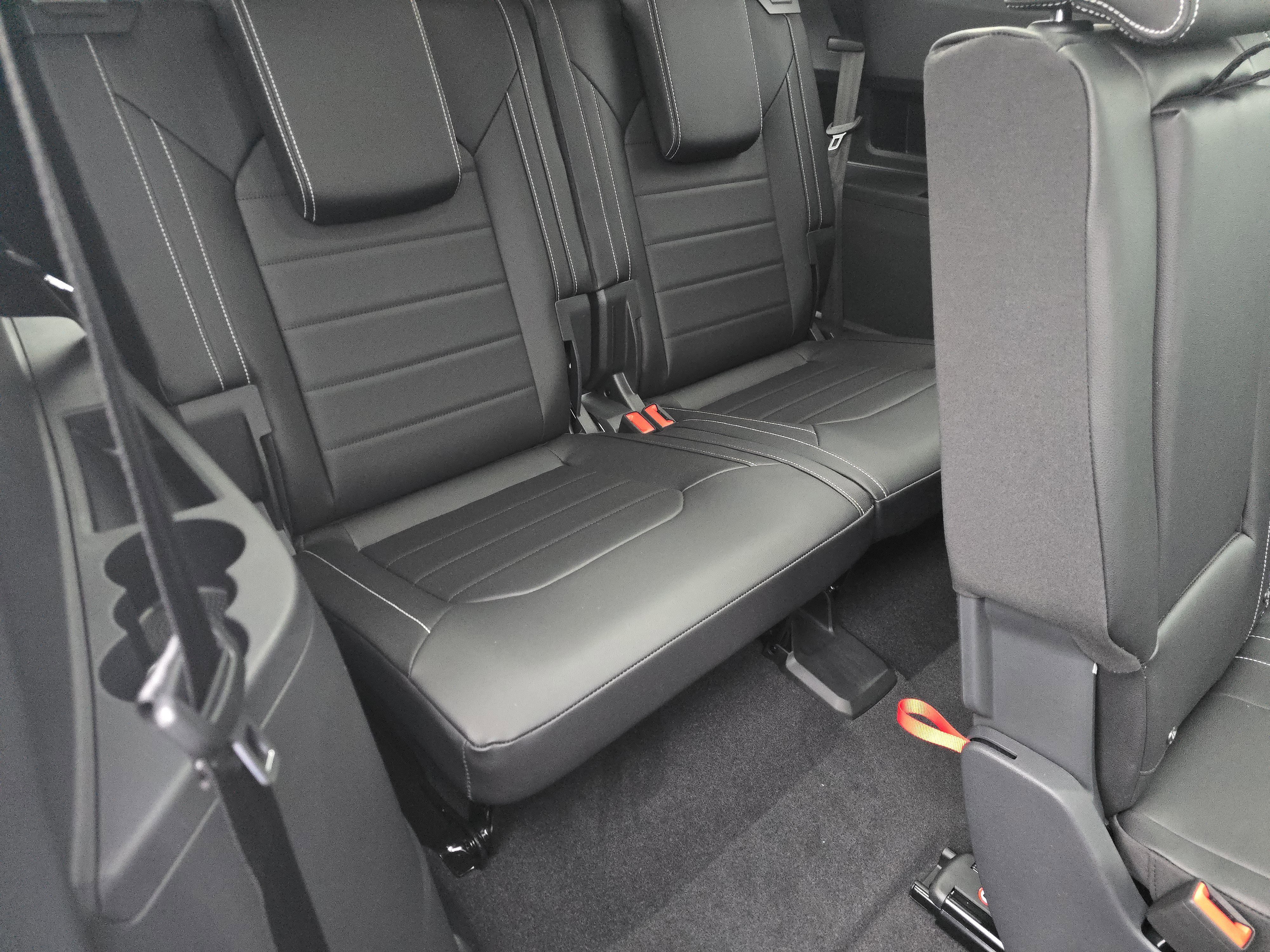 New 2026 Volkswagen Atlas SEL image 18