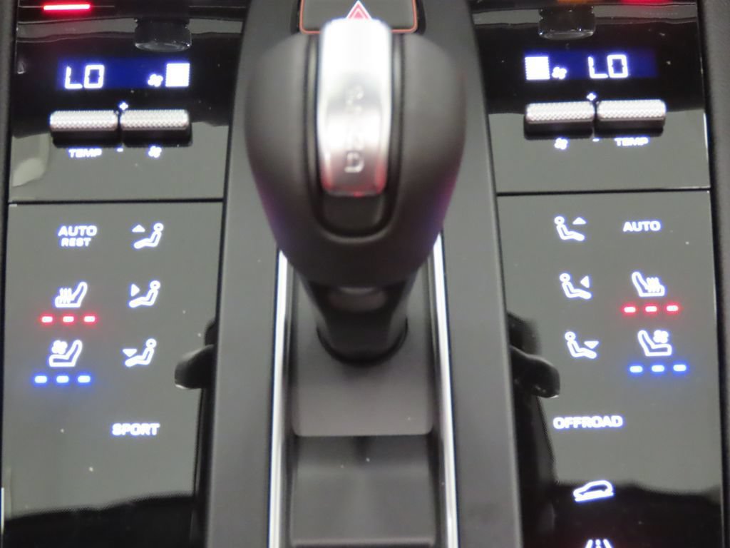 New 2026 Porsche Macan AWD/4WD image 27