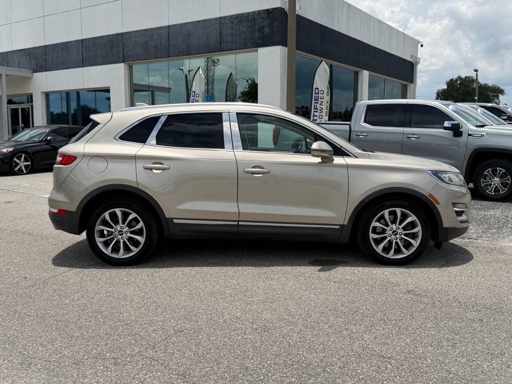 Used 2015 Lincoln MKC FWD w/ Equipment Group 101A Select image 3