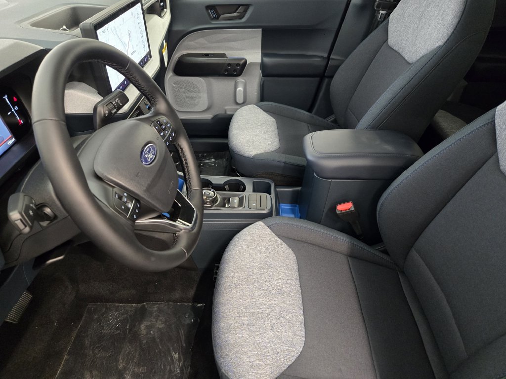 New 2026 Ford Maverick XLT w/ XLT Luxury Package FWD image 12
