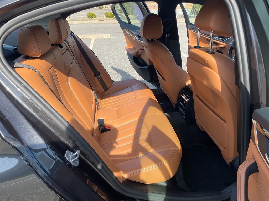 Used 2019 BMW 530i xDrive AWD/4WD image 27