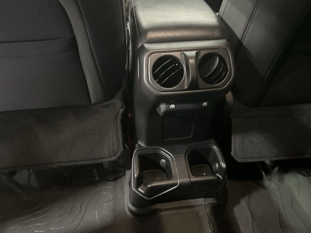 Used 2019 Jeep Wrangler Unlimited Sport S image 19