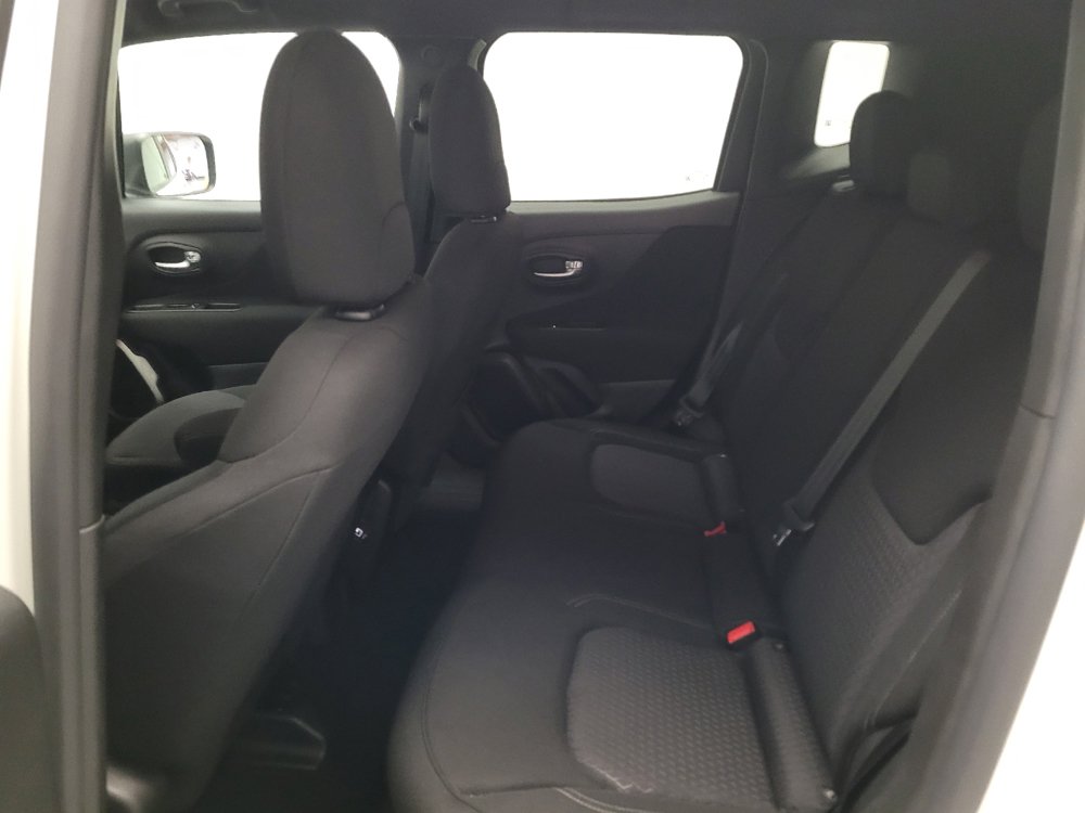 Used 2021 Jeep Renegade Latitude FWD image 18