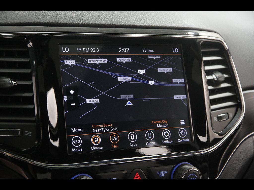 Used 2021 Jeep Grand Cherokee Limited AWD/4WD image 11