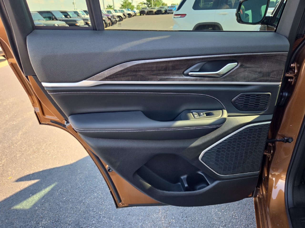 New 2027 Jeep Grand Cherokee Limited AWD/4WD image 19