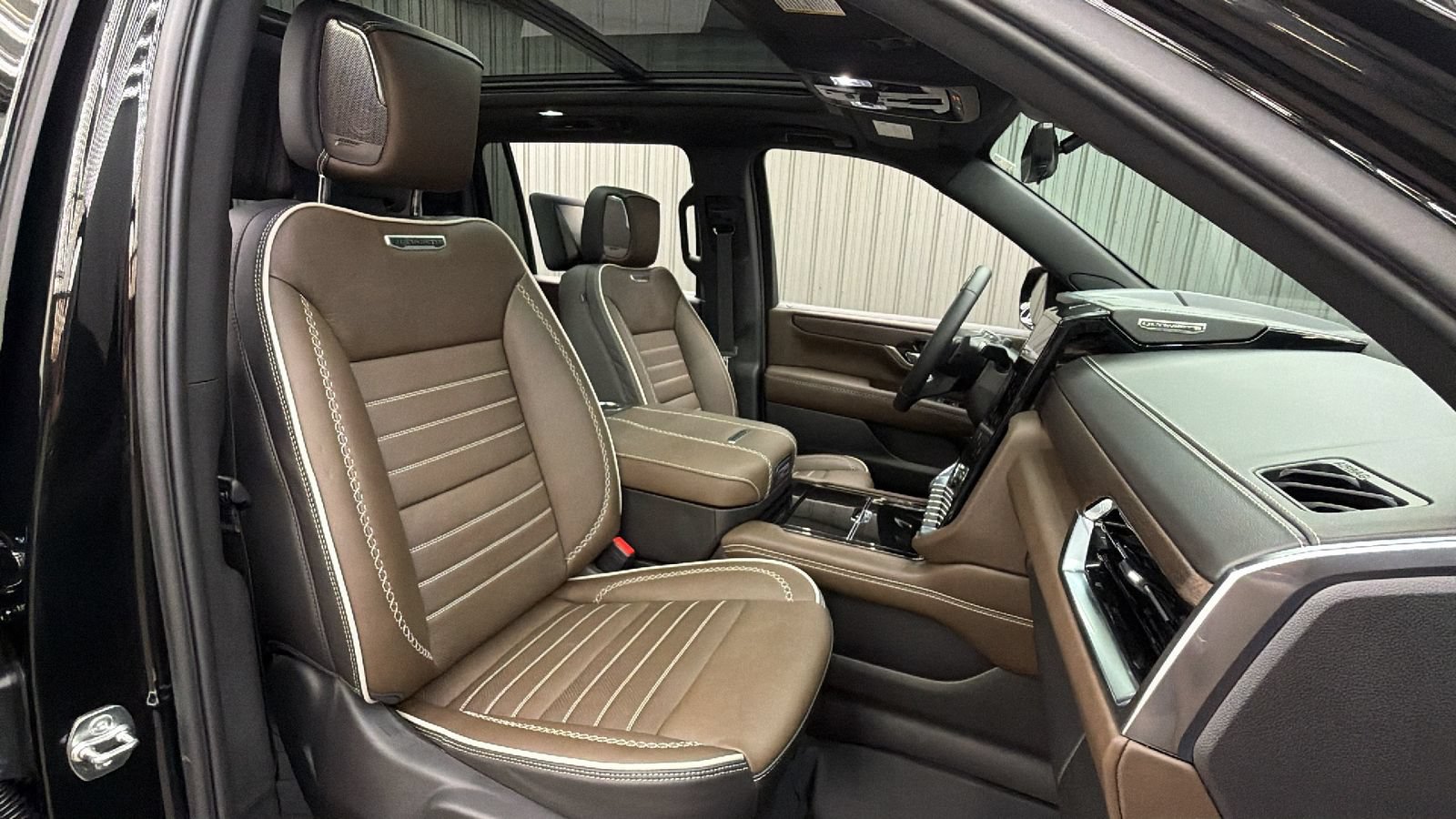 Used 2026 GMC Yukon XL Denali Ultimate w/ LPO, Floor Liner Package AWD/4WD image 35