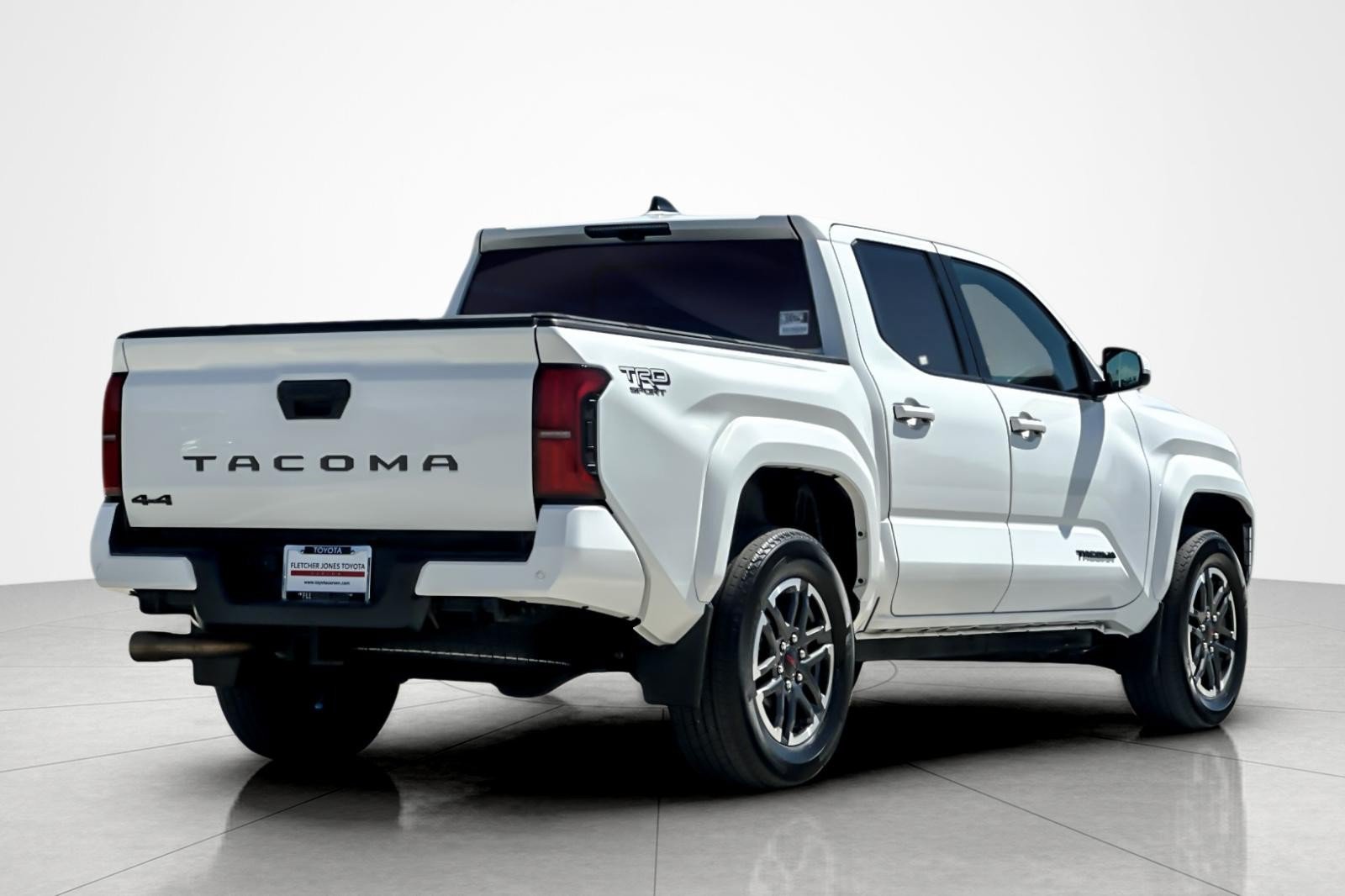 Certified 2024 Toyota Tacoma TRD Sport w/ TRD Sport Premium Package AWD/4WD image 5