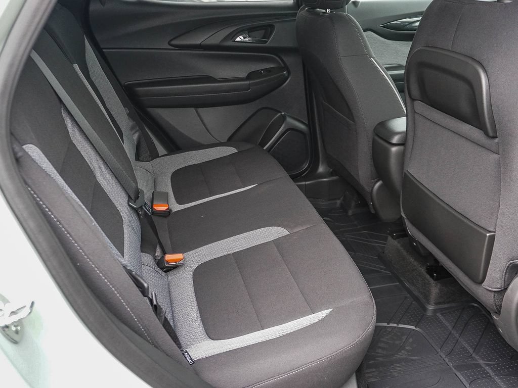 New 2026 Chevrolet TrailBlazer LT w/ LT Cold Weather Package FWD image 16