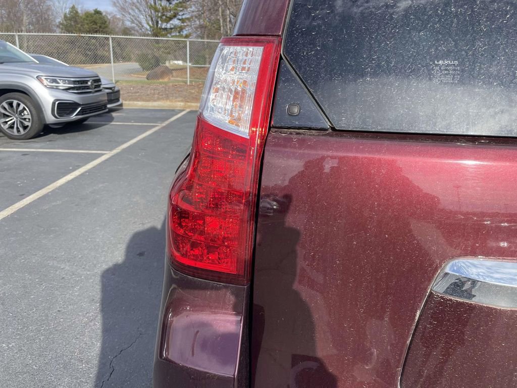 Used 2013 Lexus GX 460 image 19