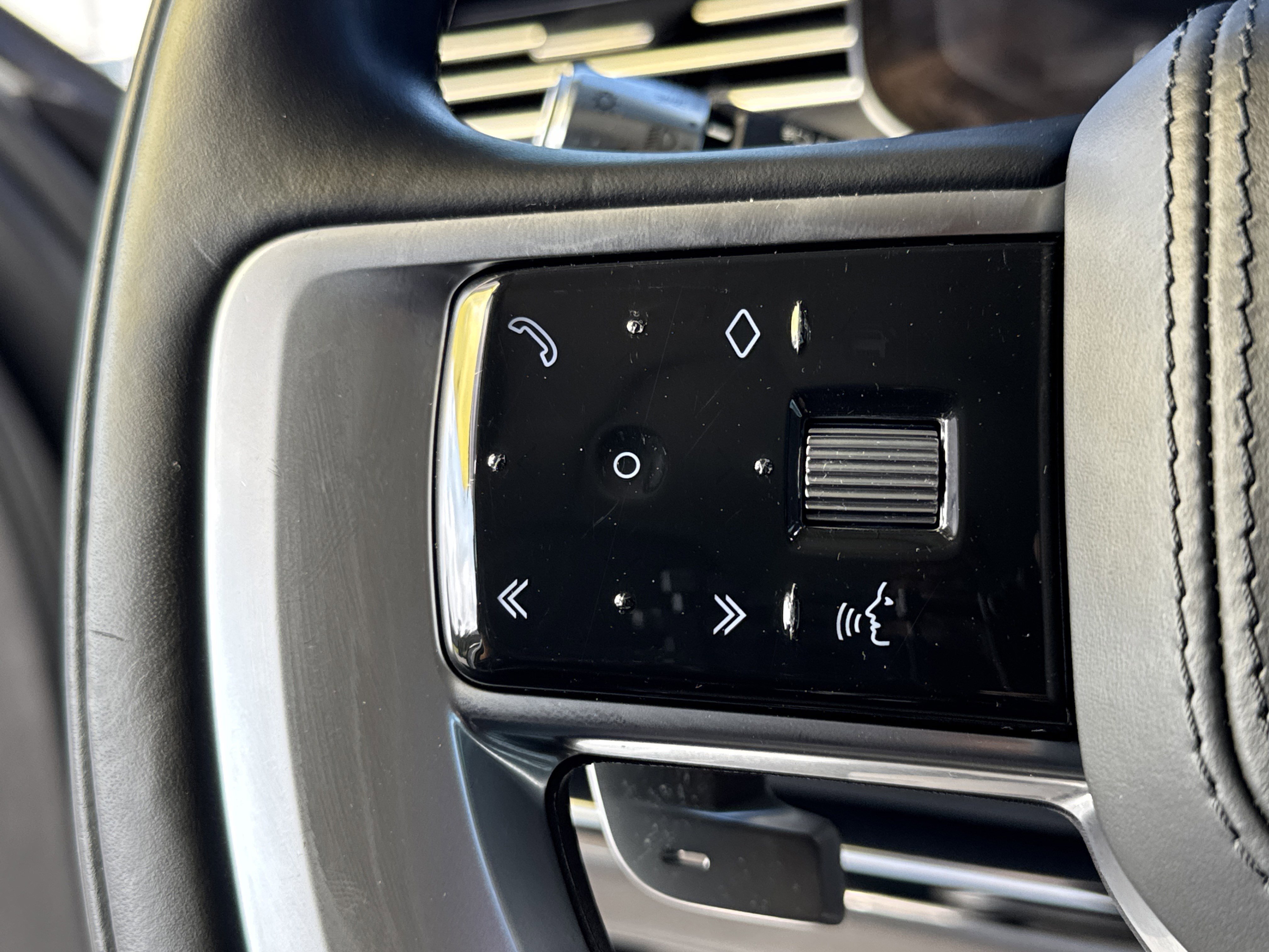 Used 2022 Land Rover Range Rover SE image 19