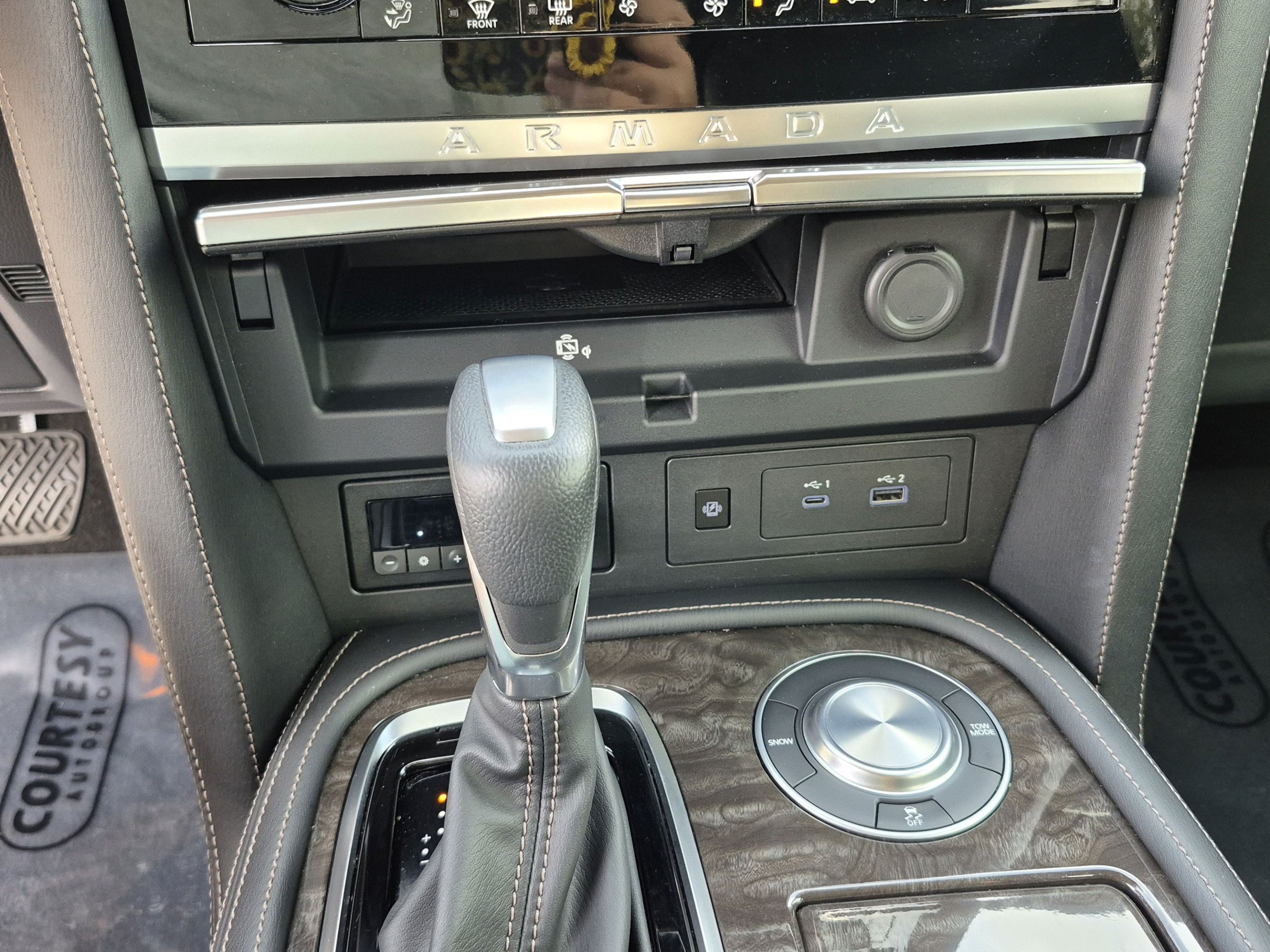 Certified 2023 Nissan Armada Platinum w/ Captain's Chairs Package RWD image 32