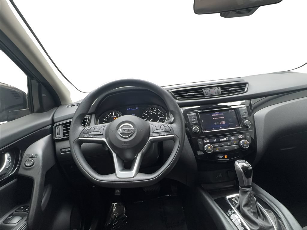 Used 2020 Nissan Rogue Sport SV FWD image 33