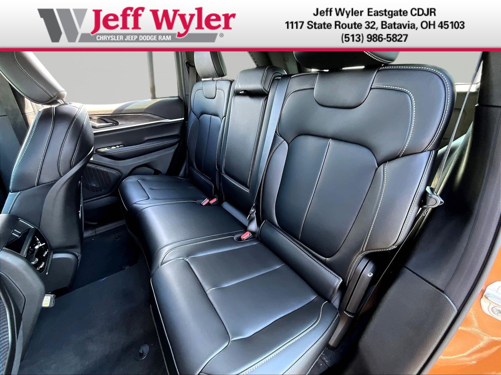 New 2027 Jeep Grand Cherokee Limited w/ Limited Altitude Package AWD/4WD image 18