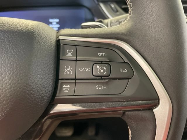 Used 2023 Jeep Grand Cherokee Altitude AWD/4WD image 20