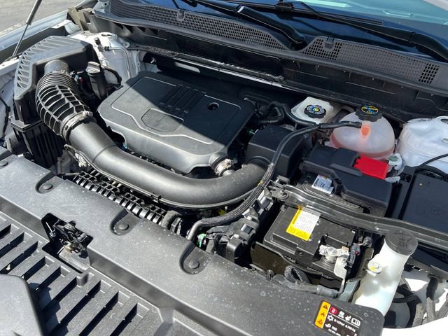 Used 2025 Chevrolet Blazer LT FWD image 9