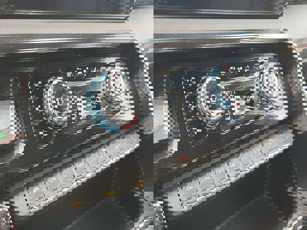 Used 2023 GMC Sierra 1500 AT4 image 26